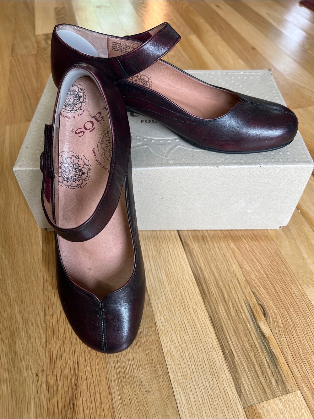 Taos Footwear Burgundy Leather Mary Jane Comfort Heels, Samba 2, Size 9.5